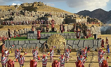 Ceremonia del Inti Raymi en Sacsayhuamán, Cusco: celebración de la Fiesta del Sol
